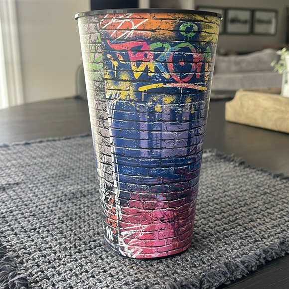 NY Yankees Cup - Picture 2 of 4